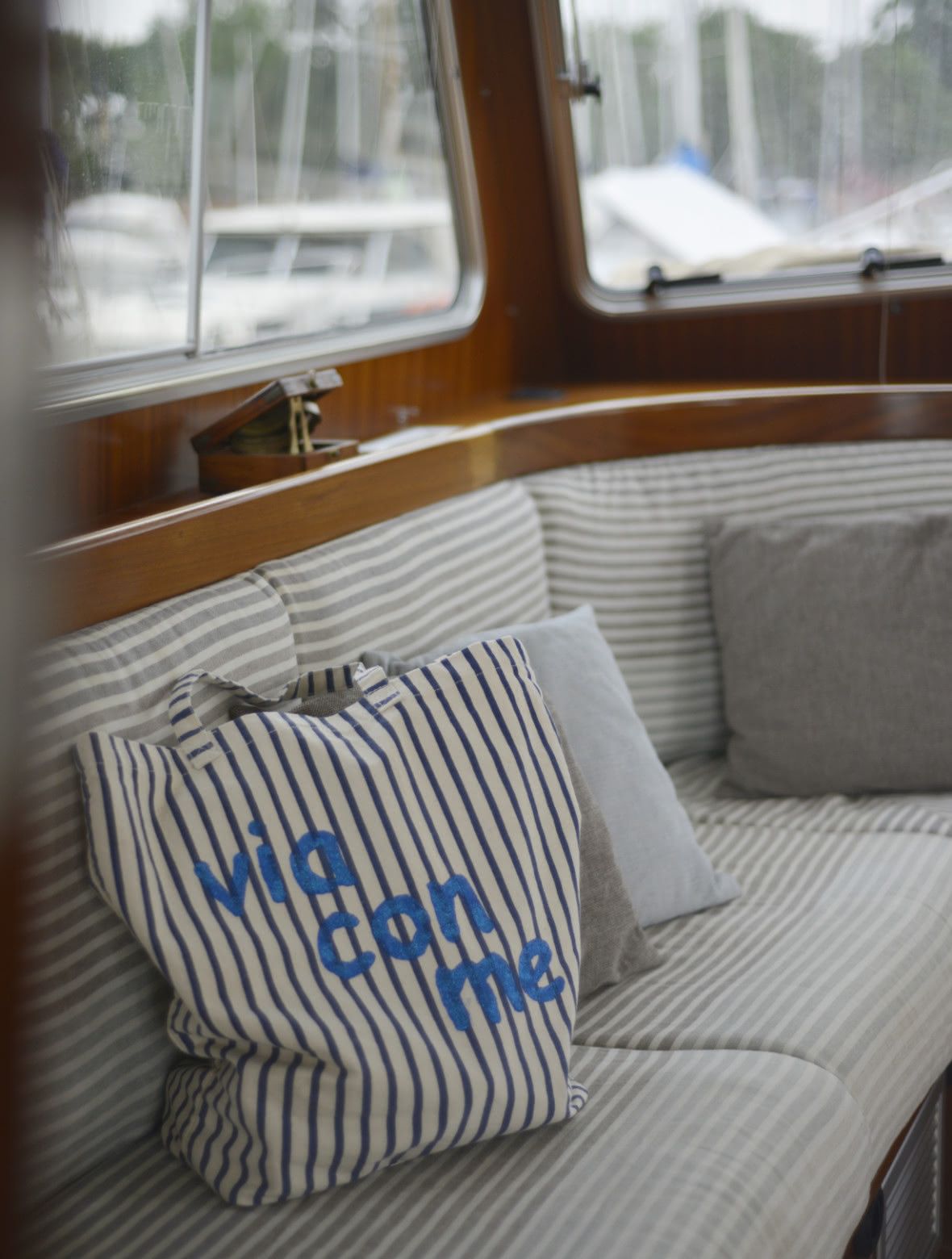 A comfortable sofa in the cockpit