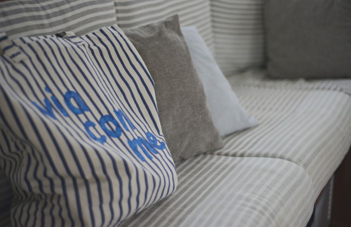 A comfortable sofa in the cockpit